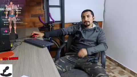 Snapshot of marckmuscle chatting on 10-13-25, 01:49 Marck Independent model online show from 10-13-25, 01:49