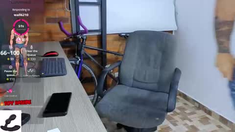 Snapshot of marckmuscle chatting on 10-18-25, 01:30 Marck Independent model online show from 10-18-25, 01:30