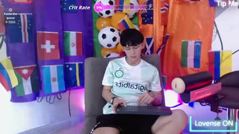 Snapshot of marco_777_ chatting on 06-26-26, 06:56 marco_777_ online show from 06-26-26, 06:56