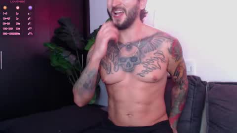 Snapshot of marco_allison43 chatting on 10-28-25, 08:44 marco_allison43 online show from 10-28-25, 08:44