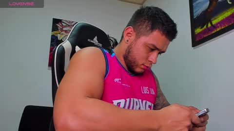 Snapshot of marco_diaz1 chatting on 10-09-25, 01:36 Marco Diaz online show from 10-09-25, 01:36