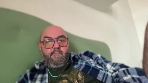 Snapshot of marcomundodj chatting on 04-14-26, 12:22 marcomundodj online show from 04-14-26, 12:22
