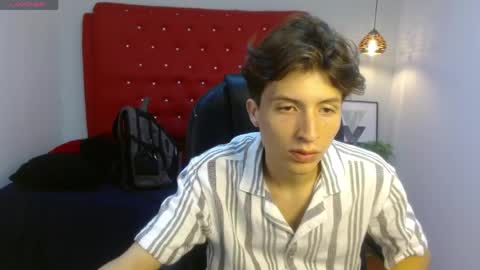 Snapshot of marcoviolet chatting on 05-31-26, 11:50 marcoviolet online show from 05-31-26, 11:50