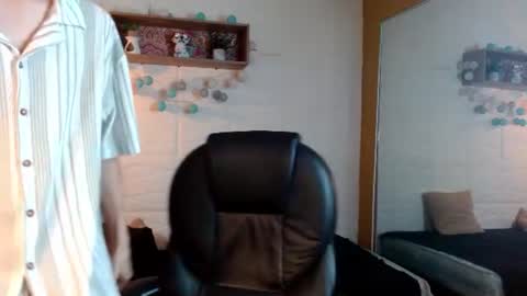Snapshot of marcoviolet chatting on 06-13-26, 07:23 marcoviolet online show from 06-13-26, 07:23