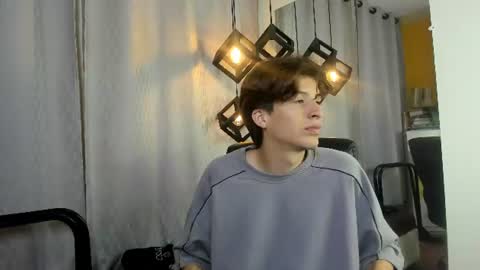 Snapshot of marcoviolet chatting on 06-25-26, 08:13 marcoviolet online show from 06-25-26, 08:13