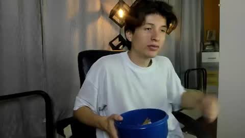Snapshot of marcoviolet chatting on 06-26-26, 07:51 marcoviolet online show from 06-26-26, 07:51