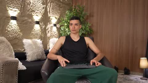 Marco and Ethan online show from 09-24-25, 02:48