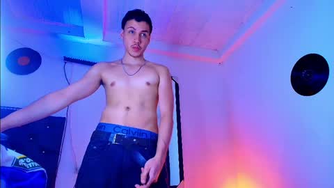 Snapshot of marcus_hanks1 chatting on 05-31-26, 11:06 Marcus hanks1 online show from 05-31-26, 11:06