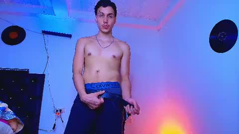 Snapshot of marcus_hanks1 chatting on 06-12-26, 01:37 Marcus hanks1 online show from 06-12-26, 01:37