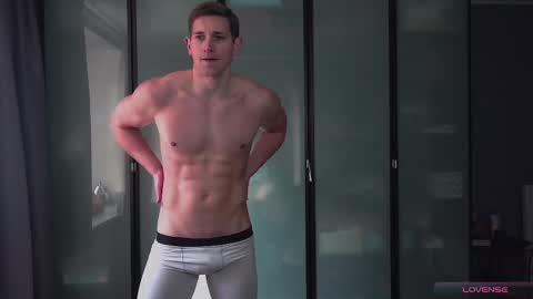 Snapshot of marcusdiamond chatting on 03-09-25, 01:15 Marcus Diamond online show from 03-09-25, 01:15