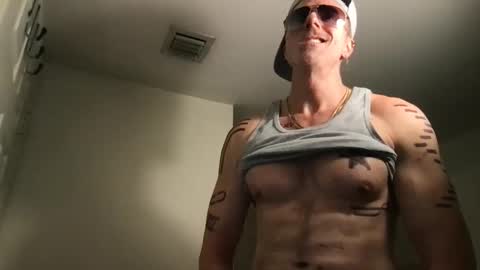 Snapshot of marcusripped1 chatting on 02-05-25, 11:39 Marcus online show from 02-05-25, 11:39