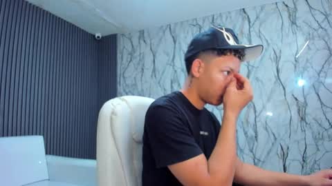 Snapshot of marcuss_2 chatting on 11-30-25, 01:59 marcuss_2 online show from 11-30-25, 01:59