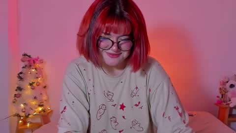 Snapshot of marcy_grey chatting on 12-24-24, 07:28 danna online show from 12-24-24, 07:28