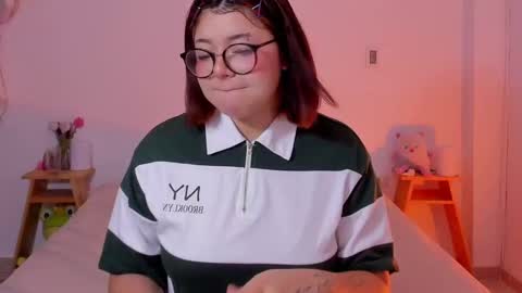 Snapshot of marcy_grey chatting on 03-10-25, 03:20 danna online show from 03-10-25, 03:20