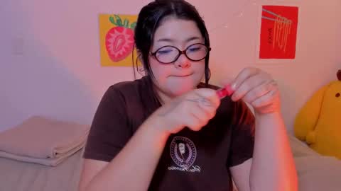 Snapshot of marcy_grey chatting on 11-23-25, 06:41 danna online show from 11-23-25, 06:41