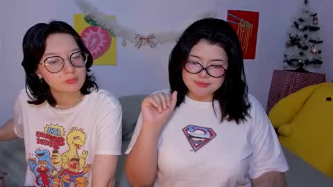 Snapshot of marcy_grey chatting on 12-15-25, 10:36 danna online show from 12-15-25, 10:36