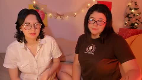 Snapshot of marcy_grey chatting on 12-21-25, 06:31 danna online show from 12-21-25, 06:31