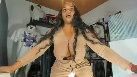 Snapshot of mareiaa chatting on 04-04-26, 03:38 Mareia online show from 04-04-26, 03:38