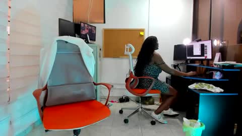 Snapshot of mareiaa chatting on 05-09-26, 07:41 Mareia online show from 05-09-26, 07:41