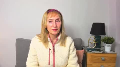 Snapshot of margaretmature chatting on 01-25-25, 06:01 margaretmature online show from 01-25-25, 06:01