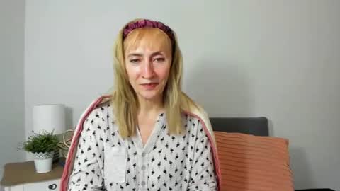 Snapshot of margaretmature chatting on 02-07-25, 01:22 margaretmature online show from 02-07-25, 01:22