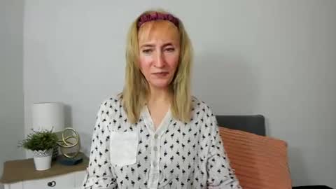 Snapshot of margaretmature chatting on 02-07-25, 04:24 margaretmature online show from 02-07-25, 04:24