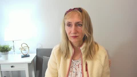 Snapshot of margaretmature chatting on 02-15-25, 06:12 margaretmature online show from 02-15-25, 06:12
