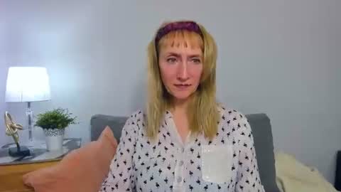 Snapshot of margaretmature chatting on 03-10-25, 04:35 margaretmature online show from 03-10-25, 04:35