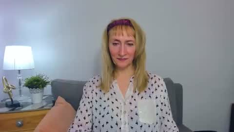 Snapshot of margaretmature chatting on 03-10-25, 07:40 margaretmature online show from 03-10-25, 07:40
