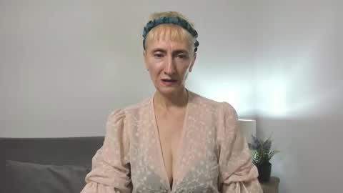 Snapshot of margaretmature chatting on 09-19-25, 12:06 margaretmature online show from 09-19-25, 12:06