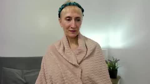 Snapshot of margaretmature chatting on 10-14-25, 03:46 margaretmature online show from 10-14-25, 03:46