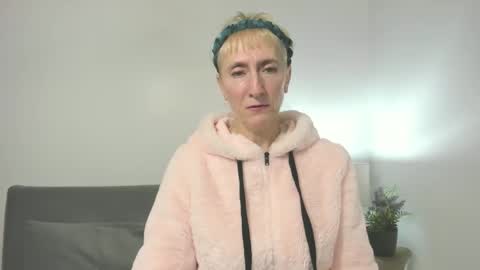 Snapshot of margaretmature chatting on 10-16-25, 03:13 margaretmature online show from 10-16-25, 03:13