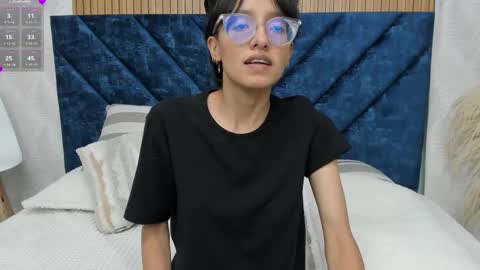 Snapshot of marge_lasander chatting on 02-18-25, 04:37 Aitana online show from 02-18-25, 04:37