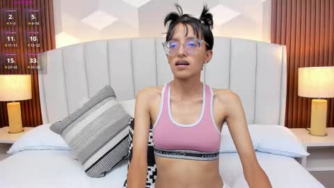 Snapshot of marge_lasander chatting on 09-27-25, 01:43 Aitana online show from 09-27-25, 01:43