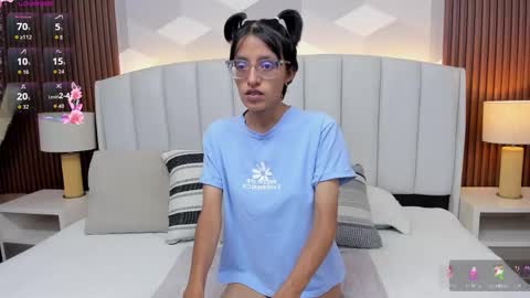 Snapshot of marge_lasander chatting on 11-19-25, 02:00 Aitana online show from 11-19-25, 02:00