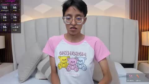 Snapshot of marge_lasander chatting on 12-17-25, 01:33 Aitana online show from 12-17-25, 01:33