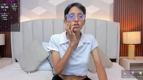 Snapshot of marge_lasander chatting on 12-18-25, 01:44 Aitana online show from 12-18-25, 01:44