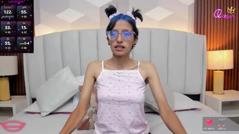 Snapshot of marge_lasander chatting on 02-06-26, 01:43 Aitana online show from 02-06-26, 01:43