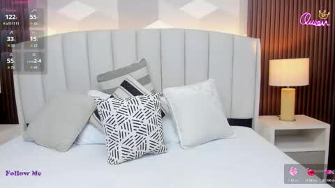 Snapshot of marge_lasander chatting on 02-24-26, 01:25 Aitana online show from 02-24-26, 01:25