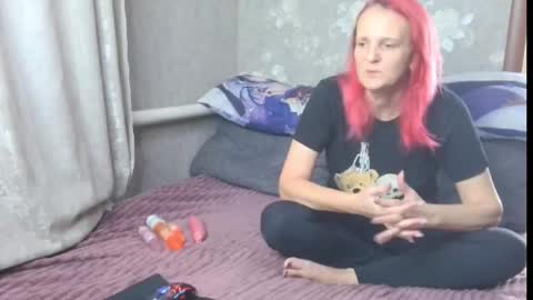 Snapshot of margo_and_alexxxlev chatting on 09-21-25, 07:10 Margo and Alex online show from 09-21-25, 07:10