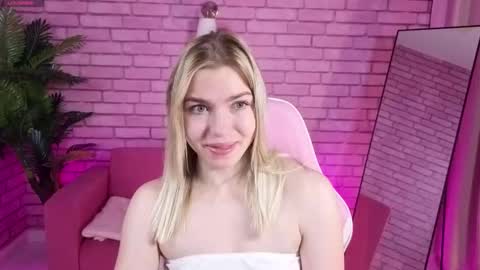 Snapshot of margo_robbbie chatting on 11-04-25, 01:16 margo_robbbie online show from 11-04-25, 01:16