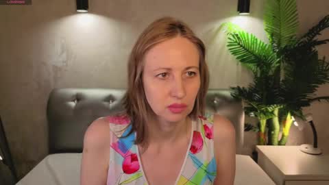 Snapshot of margo_robbbie chatting on 03-26-26, 01:01 margo_robbbie online show from 03-26-26, 01:01