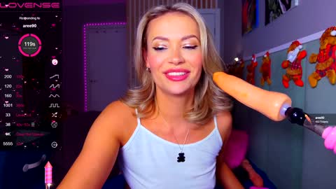 Snapshot of margohotty chatting on 12-24-24, 08:22 Margo for you online show from 12-24-24, 08:22