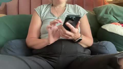 Snapshot of margolane chatting on 05-30-26, 02:03 Elle online show from 05-30-26, 02:03