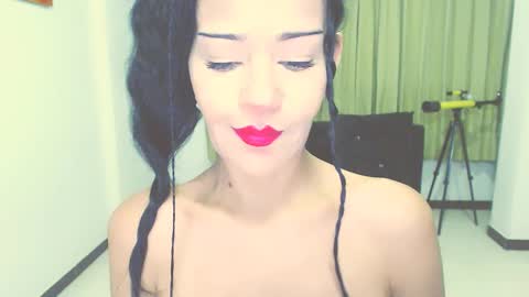 Snapshot of mari4you69 chatting on 09-14-25, 10:25 mari4you69 online show from 09-14-25, 10:25