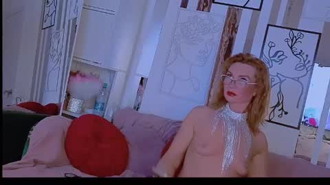 Snapshot of mari69juana chatting on 12-18-25, 06:03 mari69juana online show from 12-18-25, 06:03