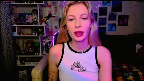 Snapshot of maria_hunt chatting on 12-19-24, 03:29 Maria online show from 12-19-24, 03:29