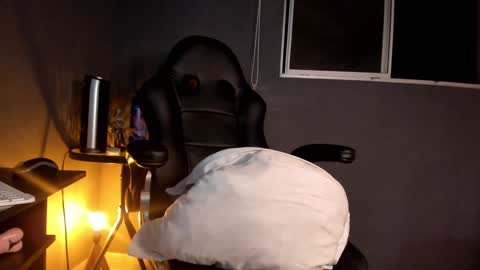 Maria Isabell  online show from 01-24-25, 05:10