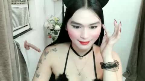 Snapshot of maria_laboxxx chatting on 10-25-25, 01:35 Marga online show from 10-25-25, 01:35