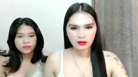 Snapshot of maria_laboxxx chatting on 11-11-25, 02:28 Marga online show from 11-11-25, 02:28